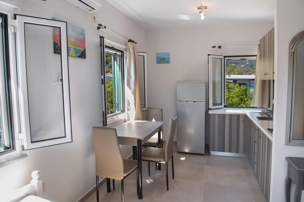 Boursinos Cozy Apartments Lefkada City Exterior photo